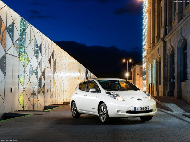 Nissan Leaf фото