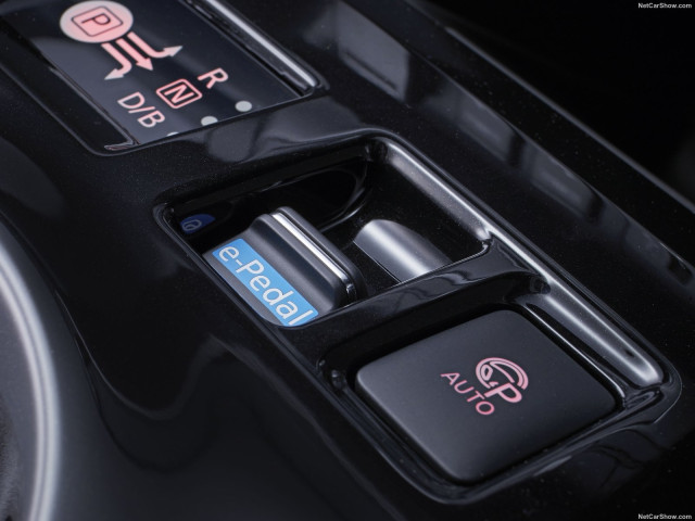 Nissan Leaf фото