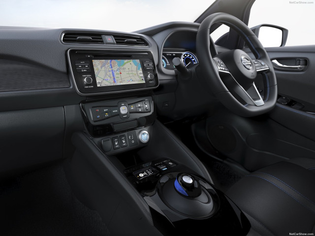 Nissan Leaf фото