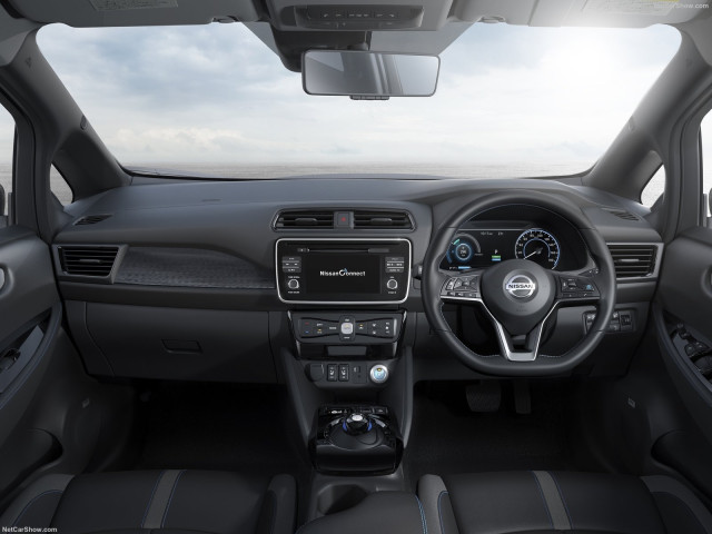 Nissan Leaf фото