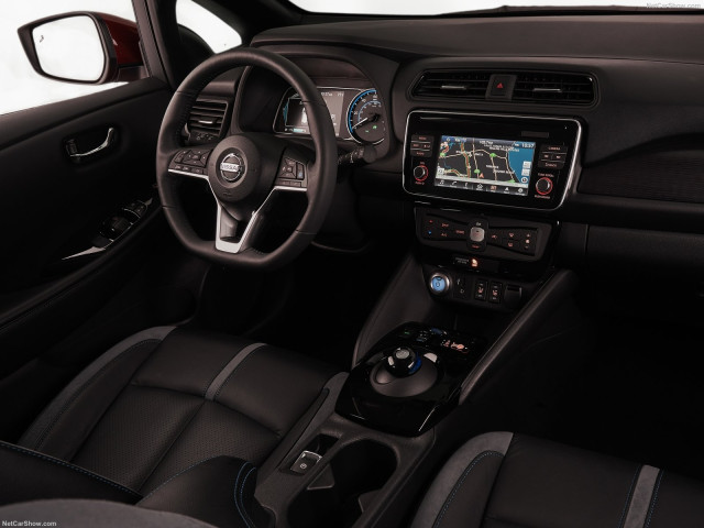 Nissan Leaf фото