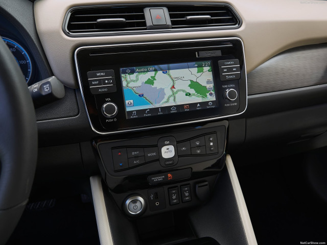 Nissan Leaf фото