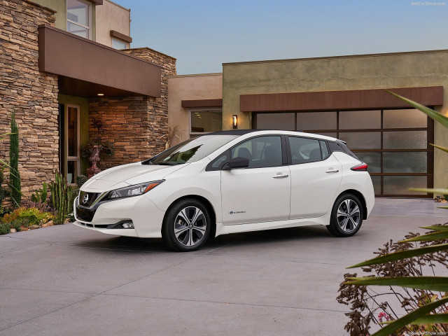 Nissan Leaf фото