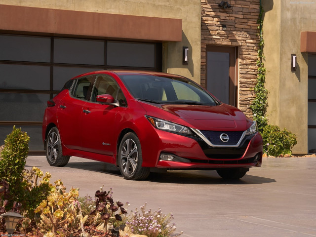 Nissan Leaf фото