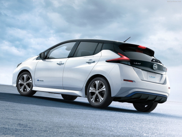 Nissan Leaf фото