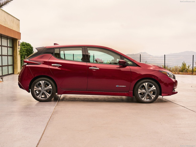 Nissan Leaf фото