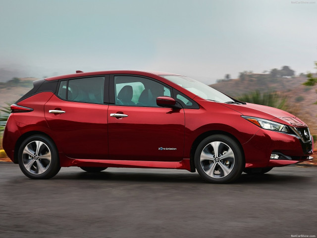 Nissan Leaf фото