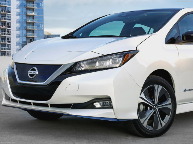 Nissan Leaf фото