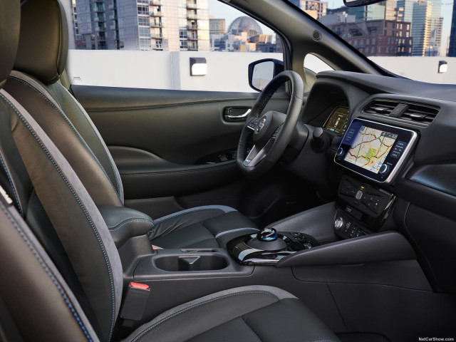 Nissan Leaf фото