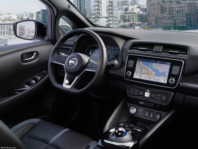 Nissan Leaf фото