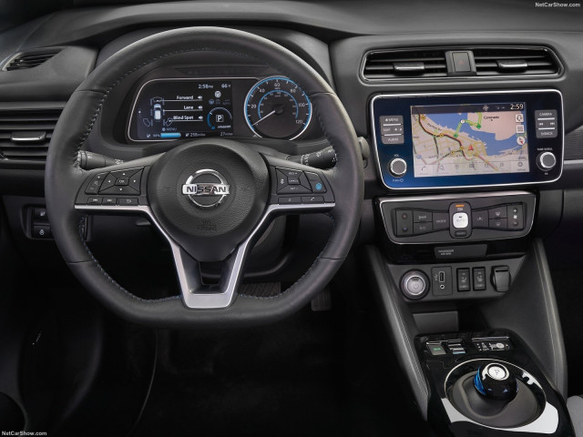 Nissan Leaf фото