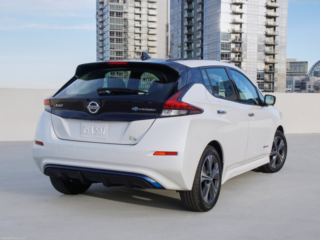 Nissan Leaf фото