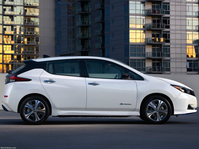Nissan Leaf фото