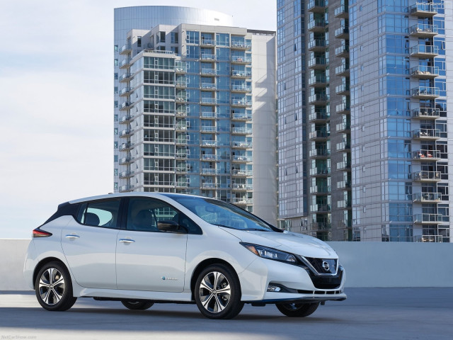 Nissan Leaf фото