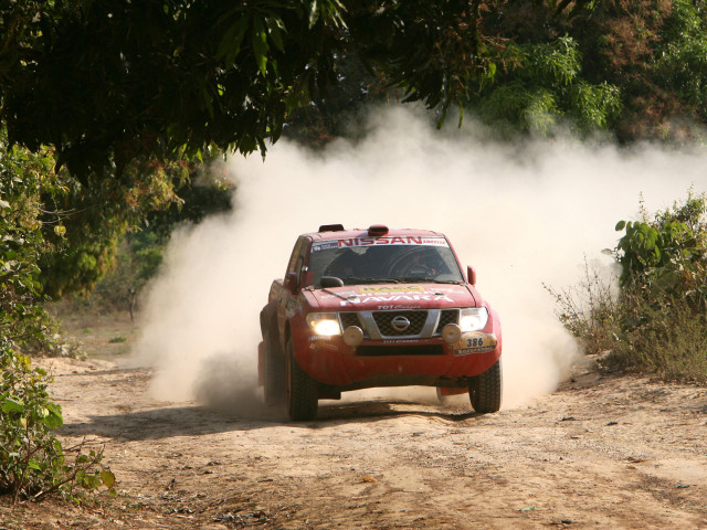 Nissan Navara Rally фото