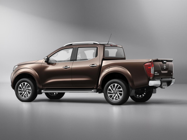 Nissan Navara фото