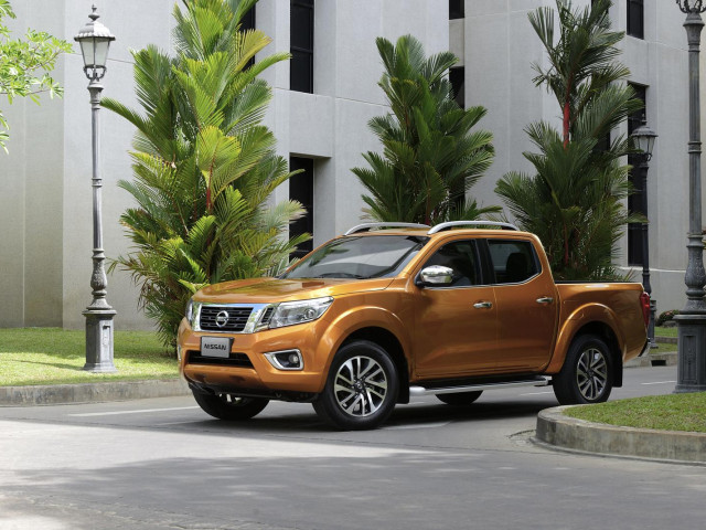 Nissan Navara фото