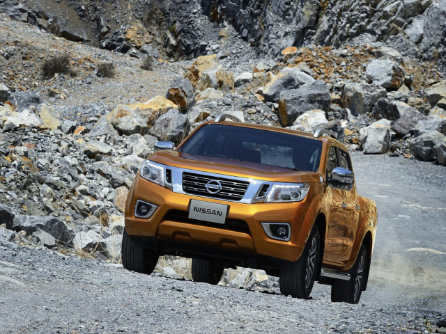 Nissan Navara фото