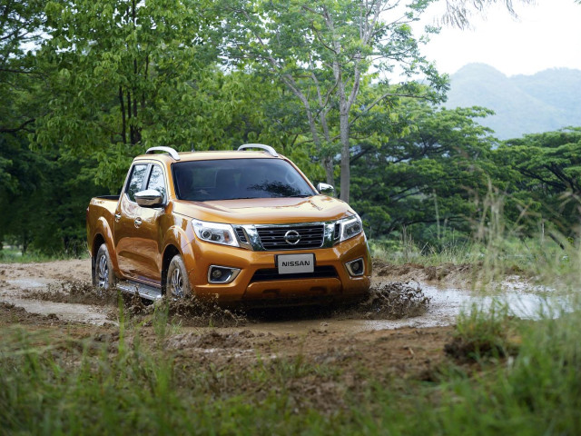 Nissan Navara фото