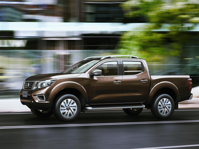 Nissan Navara фото