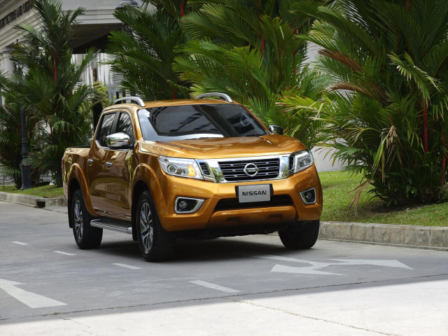 Nissan Navara фото