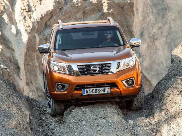 Nissan Navara фото