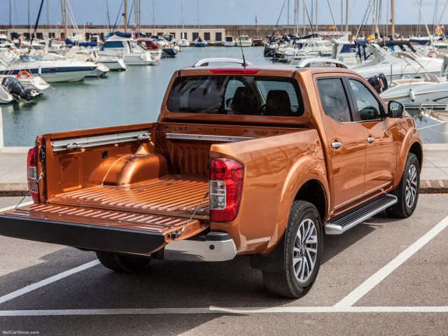 Nissan Navara фото