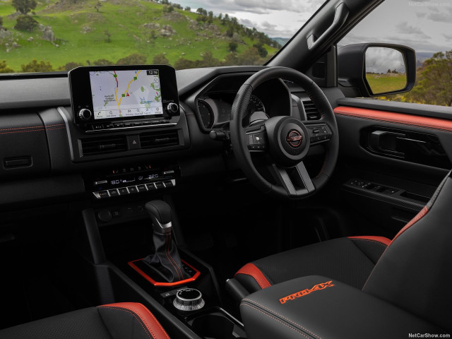 Nissan Navara фото
