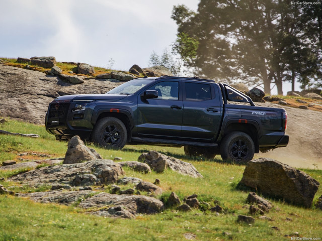 Nissan Navara фото