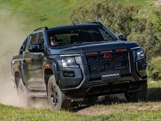 Nissan Navara фото