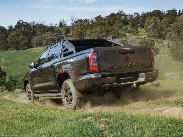 Nissan Navara фото