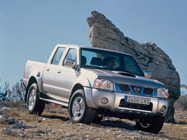 Nissan NP300 фото