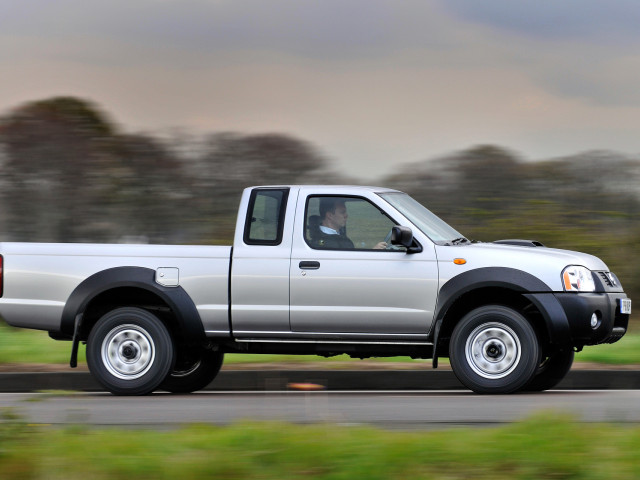 Nissan NP300 фото