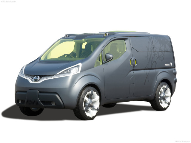 Nissan NV200 фото