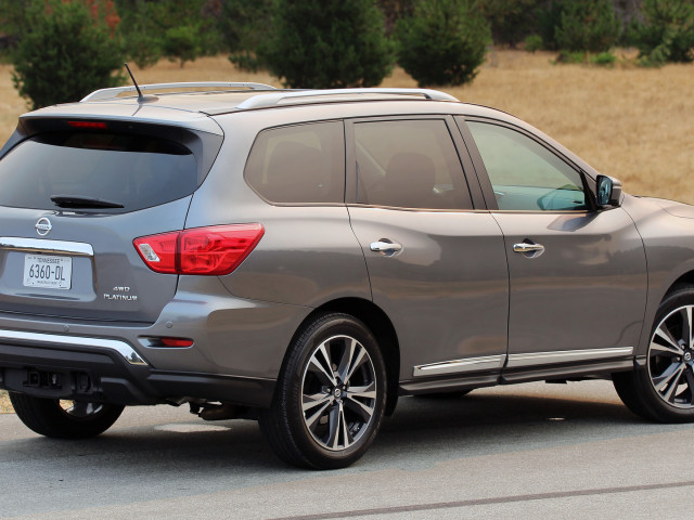 Nissan Pathfinder фото
