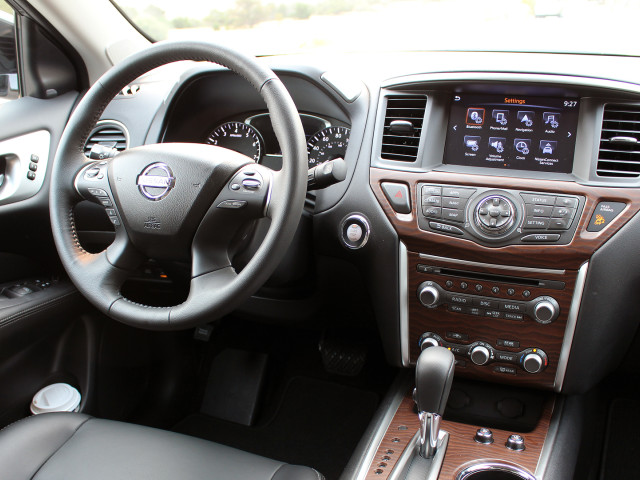 Nissan Pathfinder фото
