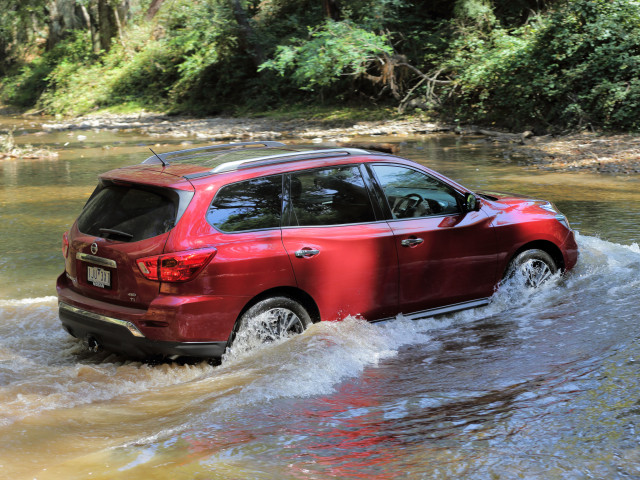 Nissan Pathfinder фото