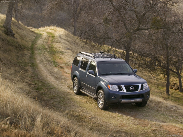 Nissan Pathfinder фото