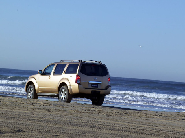 Nissan Pathfinder фото