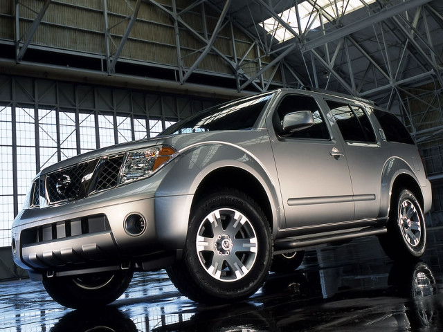 Nissan Pathfinder фото