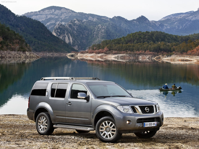 Nissan Pathfinder фото