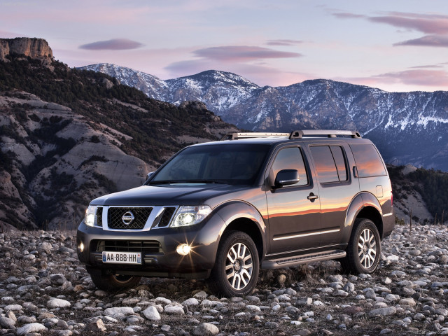 Nissan Pathfinder фото