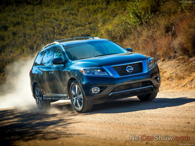 Nissan Pathfinder фото