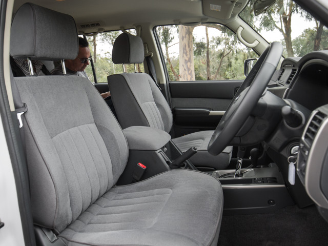Nissan Patrol фото