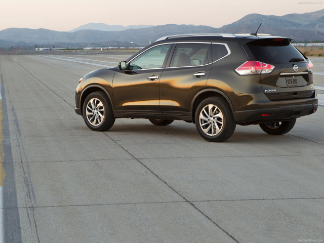 Nissan Rogue фото