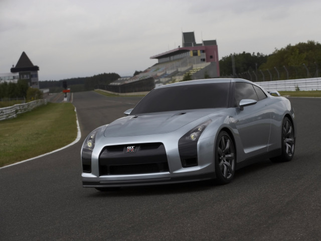 Nissan Skyline GT-R фото