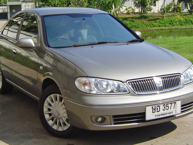 Nissan Sunny фото