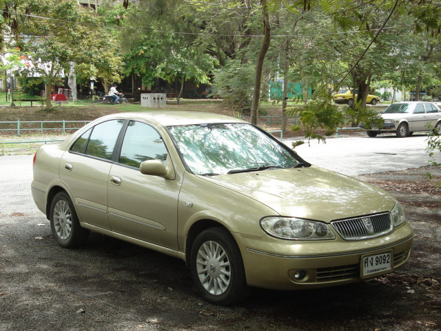 Nissan Sunny фото