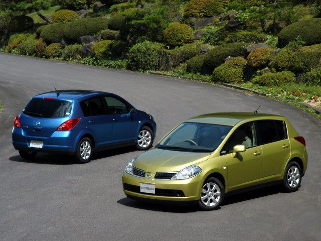 Nissan Tiida фото