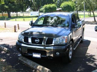 Nissan Titan фото